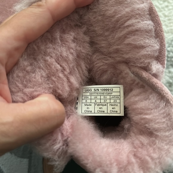 Pink short twist Uggs… Gently Used - Picture 6 of 7